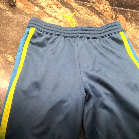 Old Navy go dry joggers - Picture 2 of 3